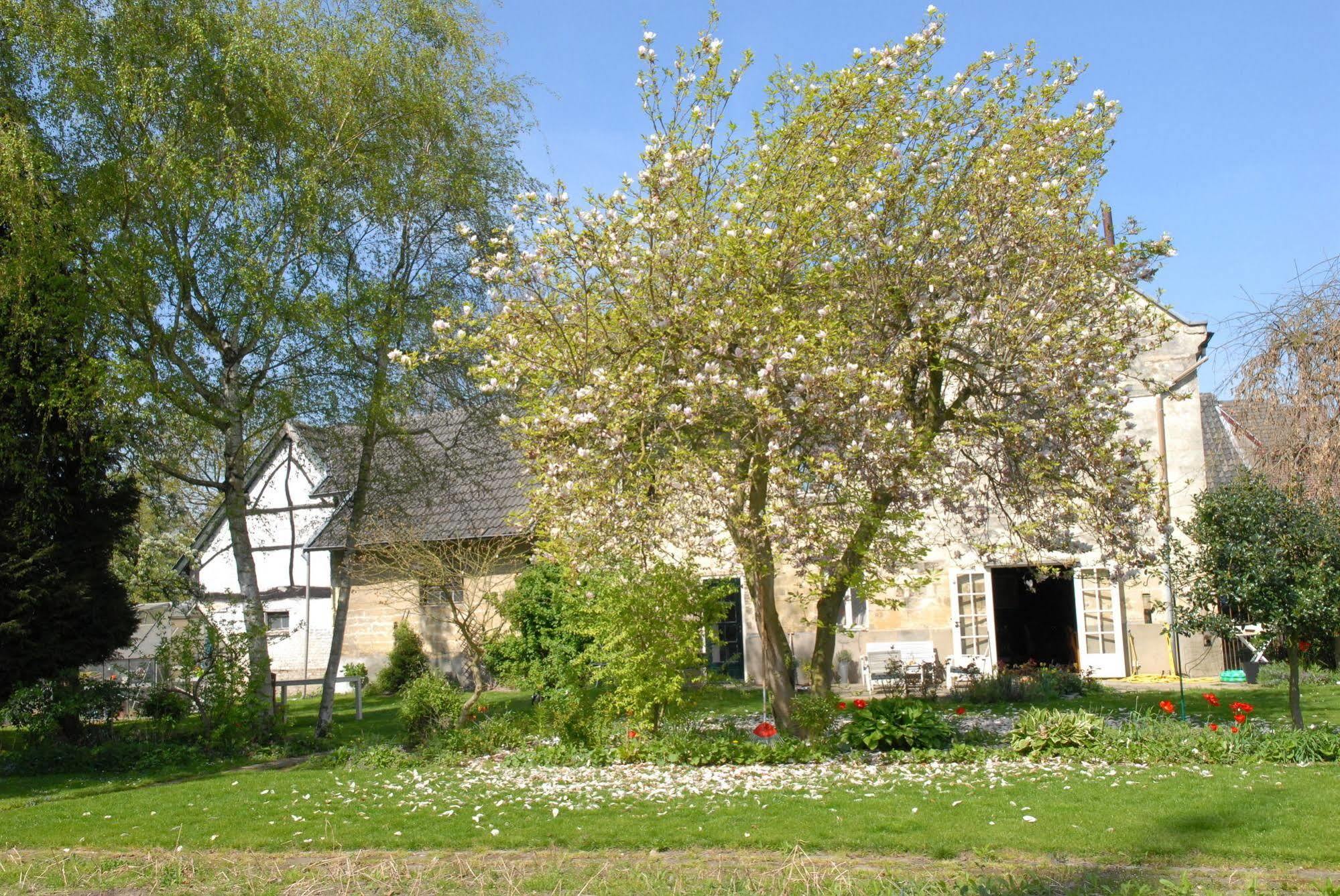 Boutique Hotel Bonjour Gronsveld Exterior foto