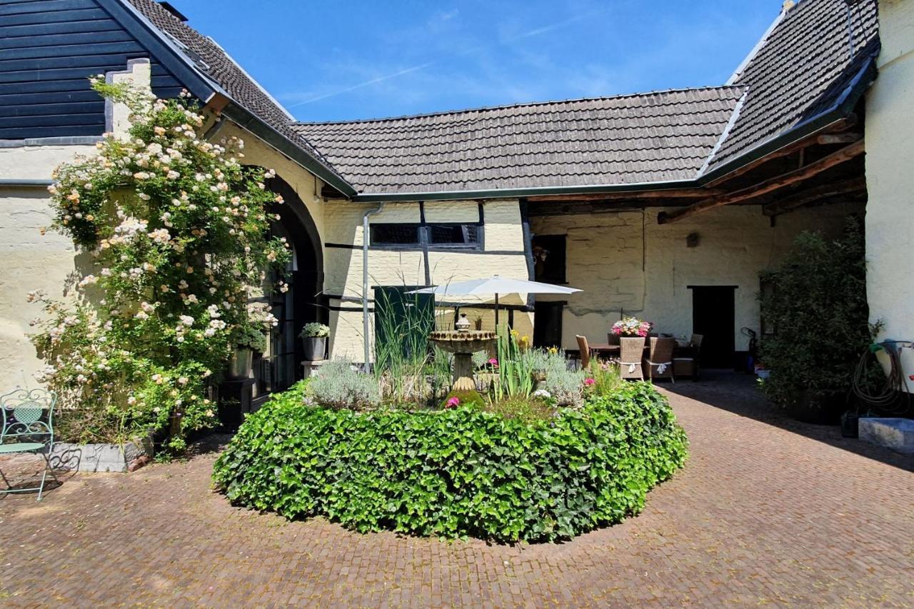 Boutique Hotel Bonjour Gronsveld Exterior foto